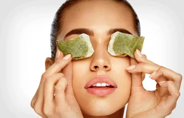 Massage bằng trà ấm